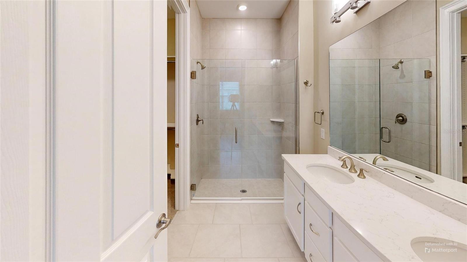 139 Ibiza Loop Property Photo 9