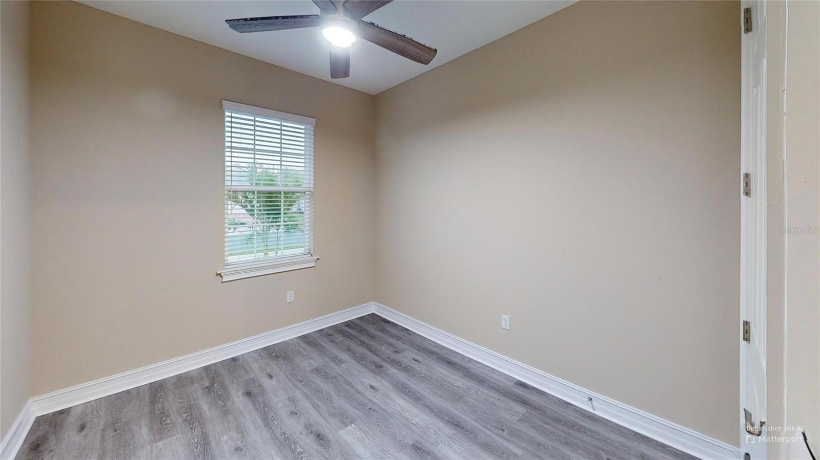 139 Ibiza Loop Property Photo 13