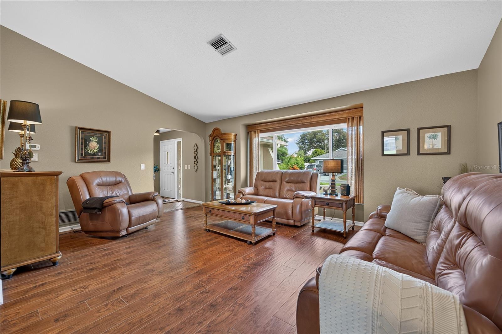 156 Hourglass Dr Property Photo 8