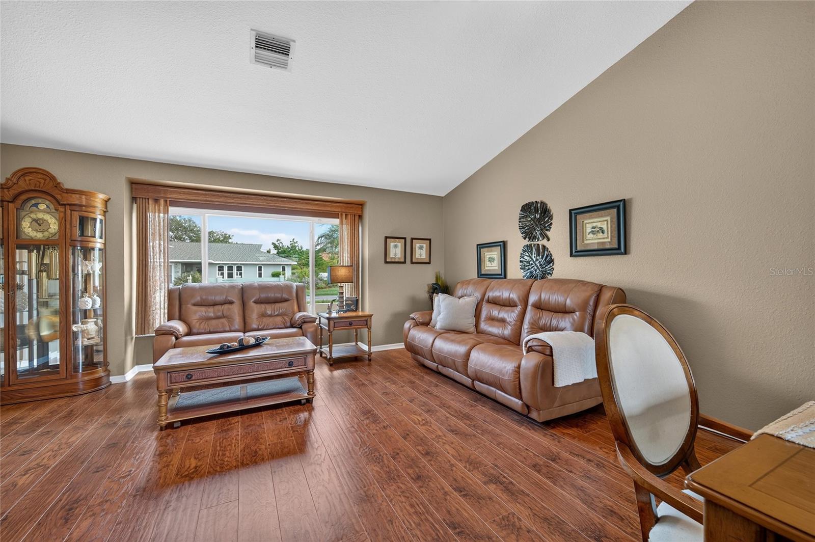 156 Hourglass Dr Property Photo 10