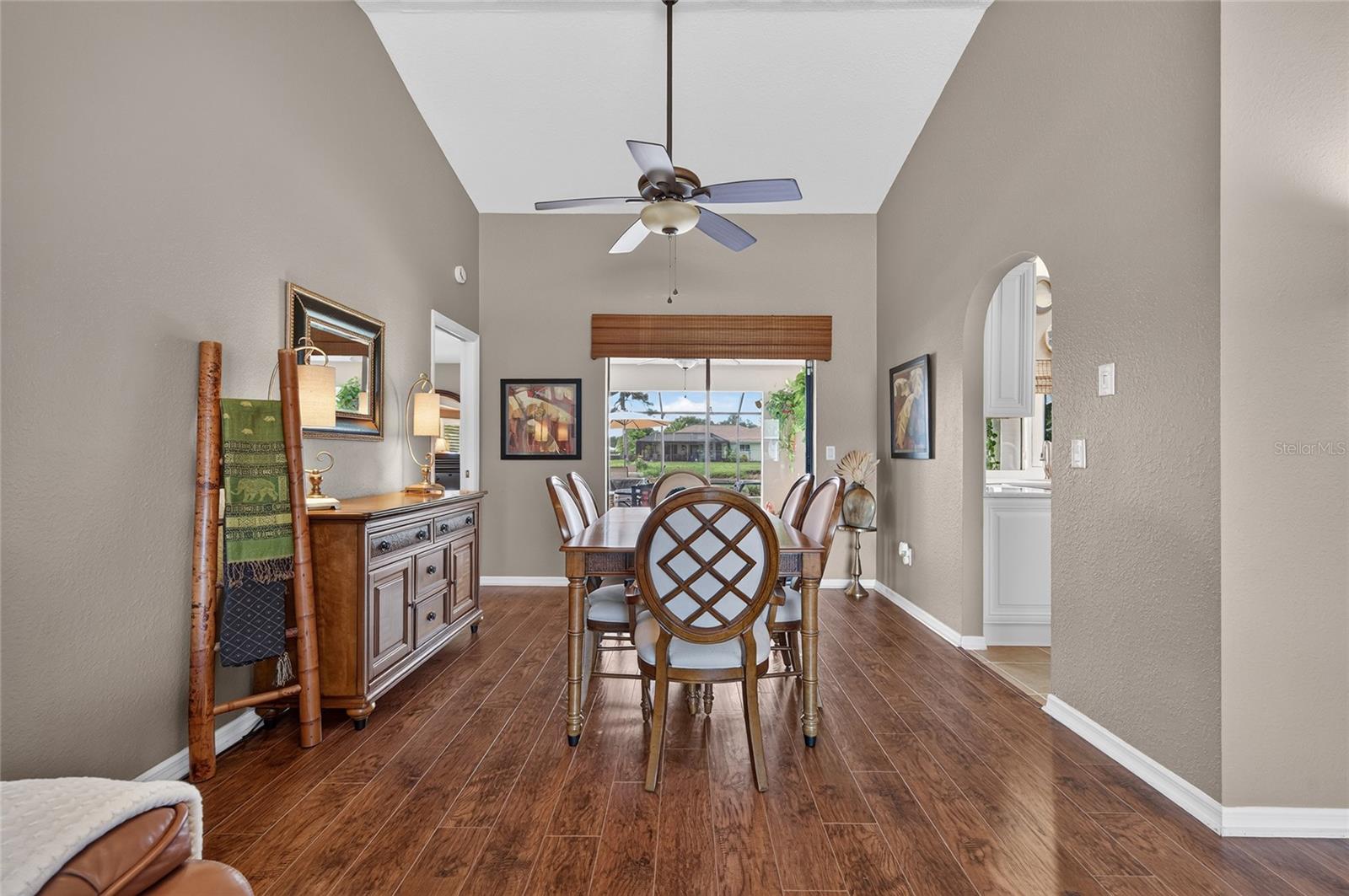 156 Hourglass Dr Property Photo 12