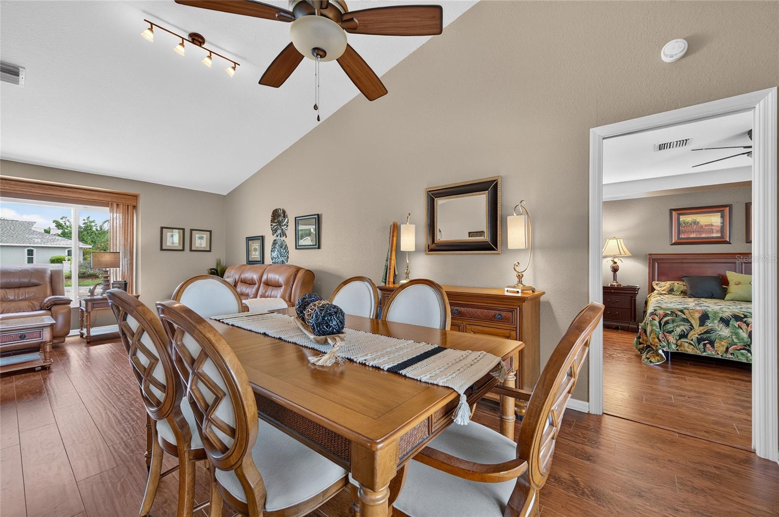 156 Hourglass Dr Property Photo 14