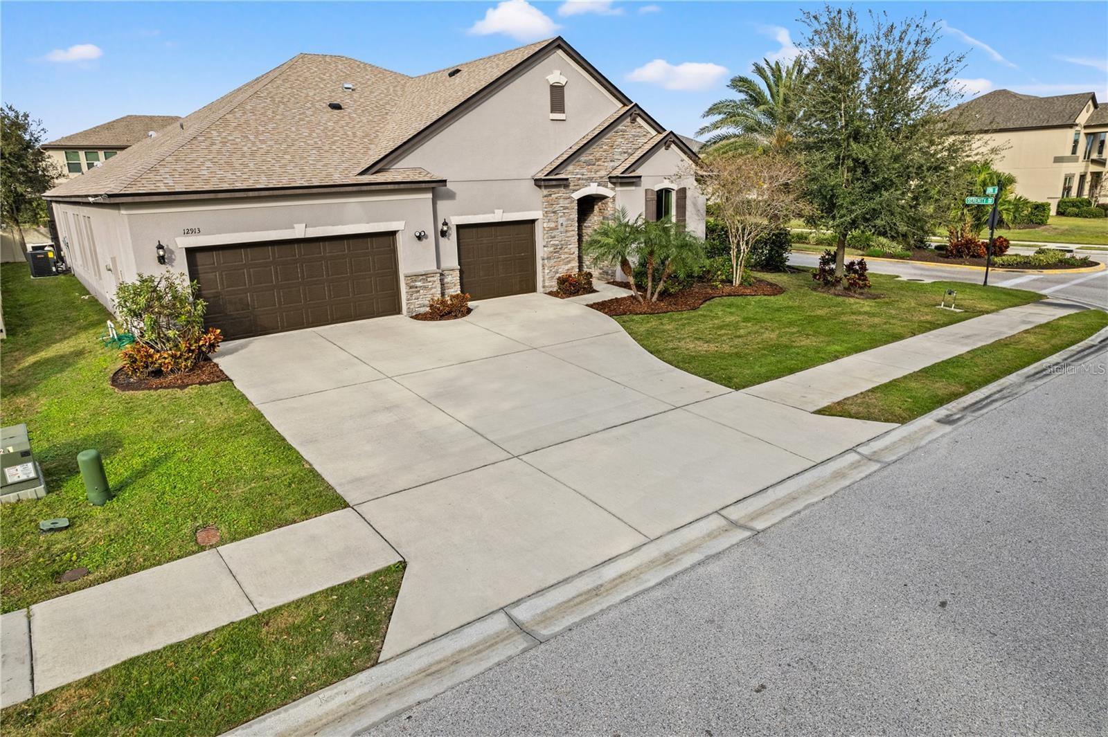 12913 UTOPIA LOOP Property Photo 1