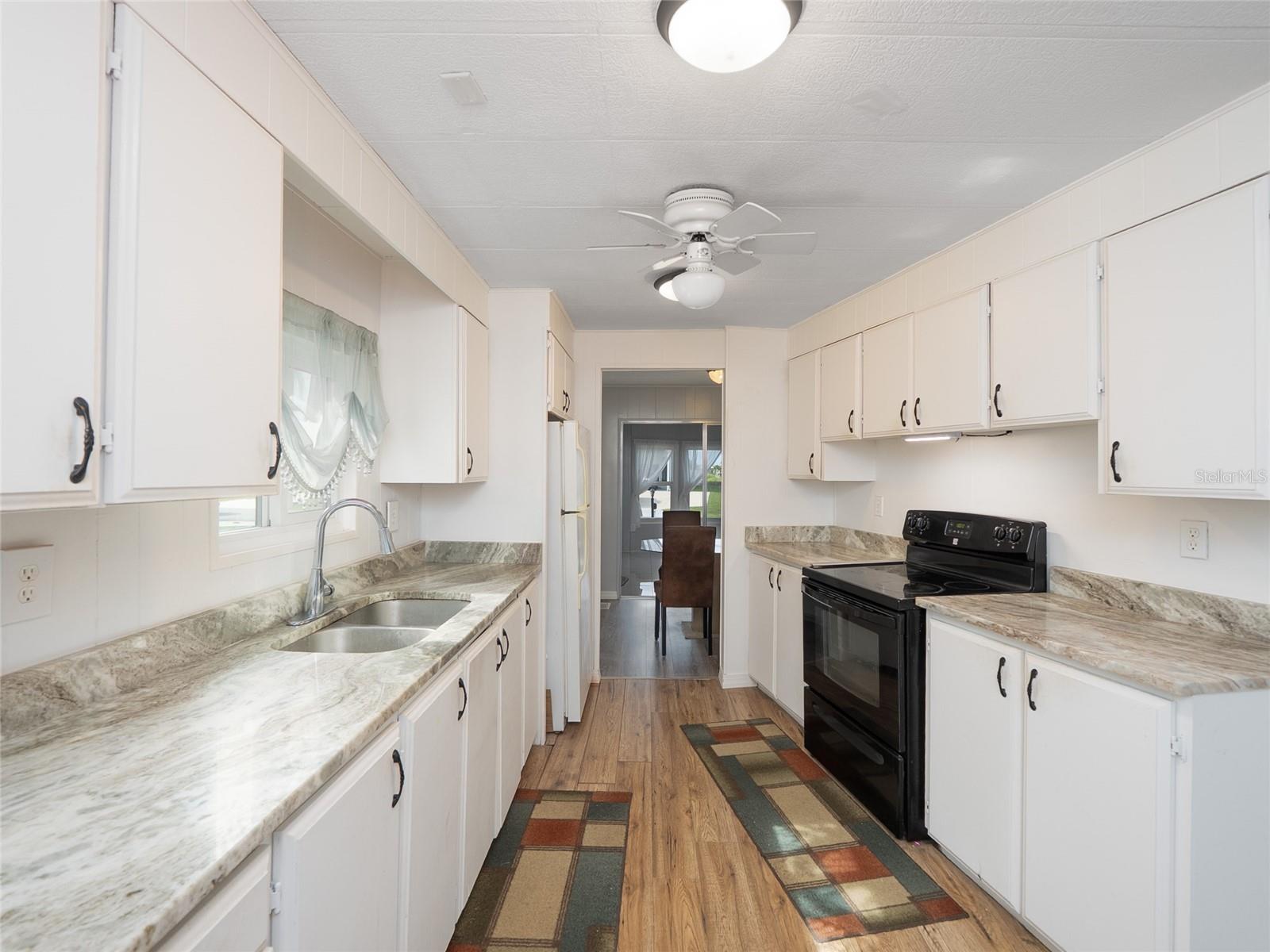 2754 Tanager Ln Property Photo 10