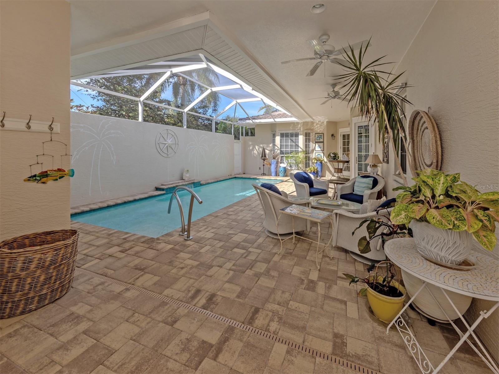 209 Rio Terra Property Photo 4
