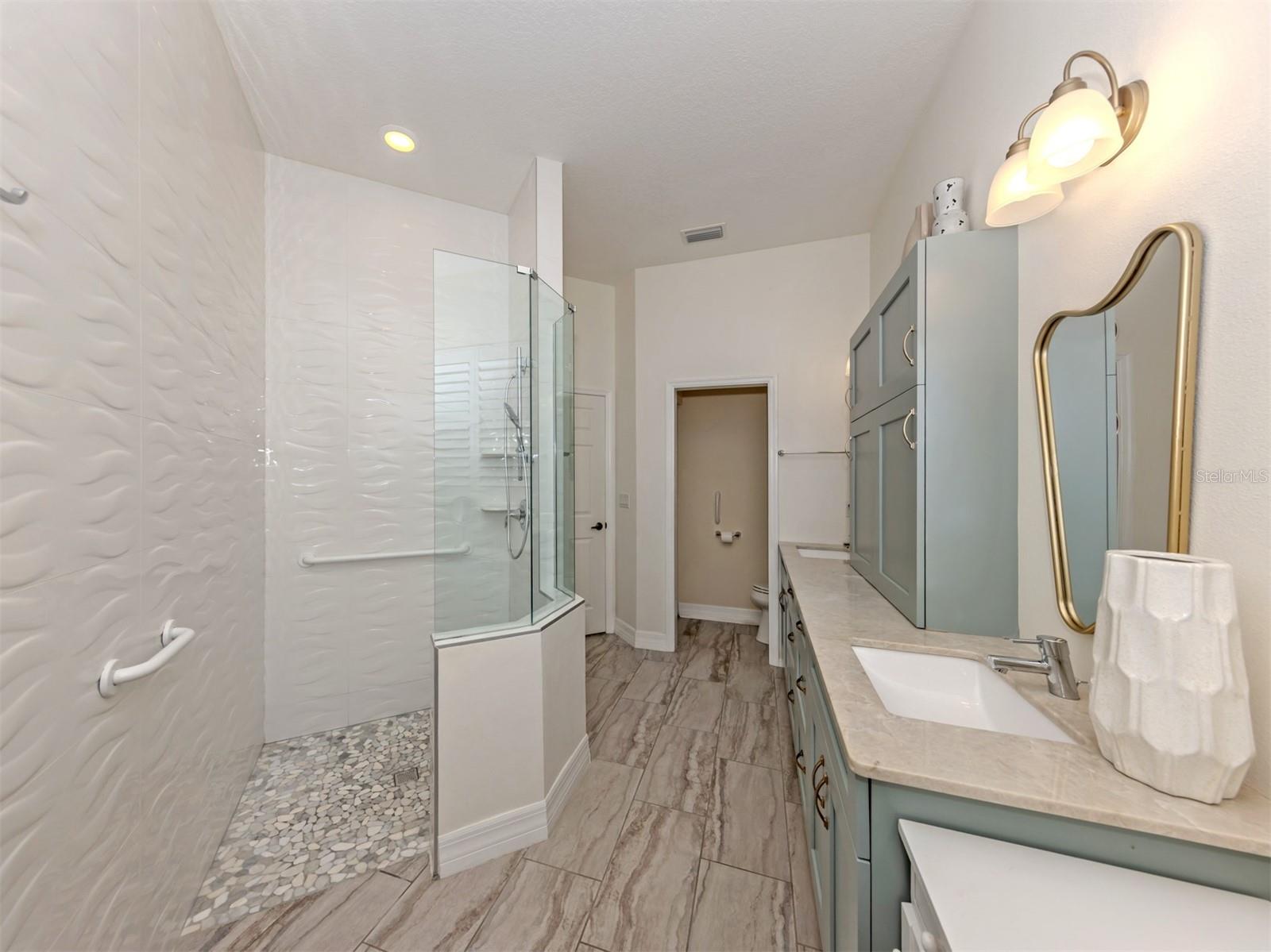 209 Rio Terra Property Photo 16
