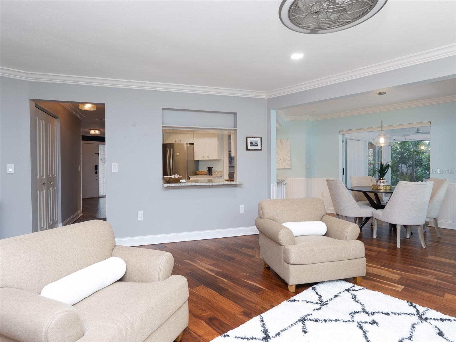 912 Dawn St Property Photo 25