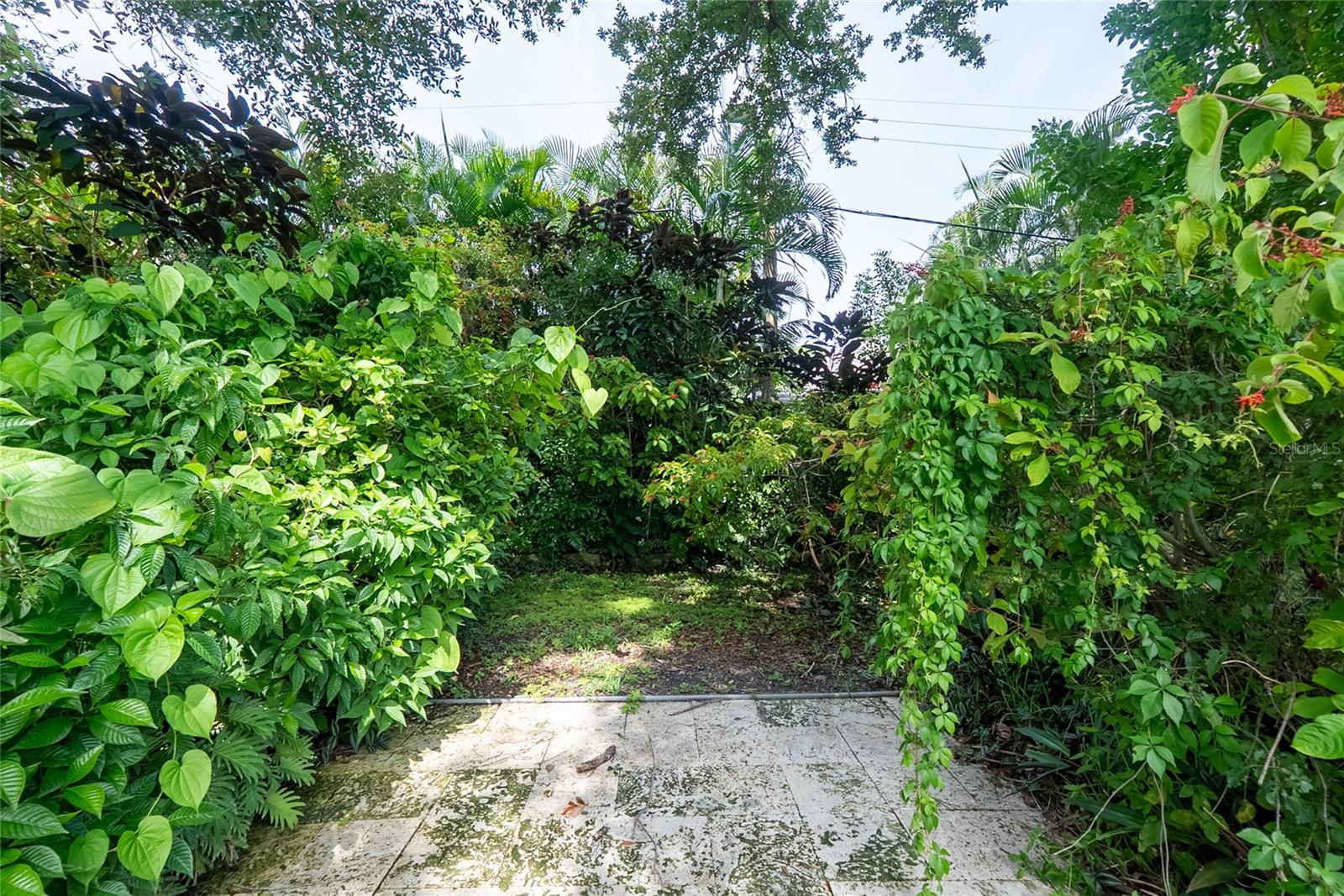 912 Dawn St Property Photo 42