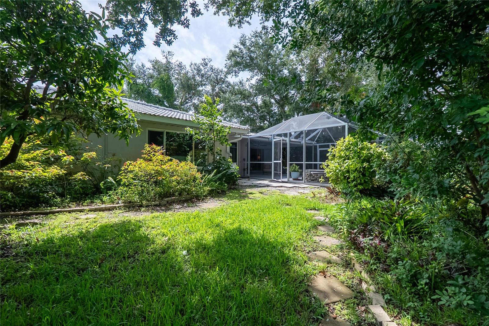 912 Dawn St Property Photo 45