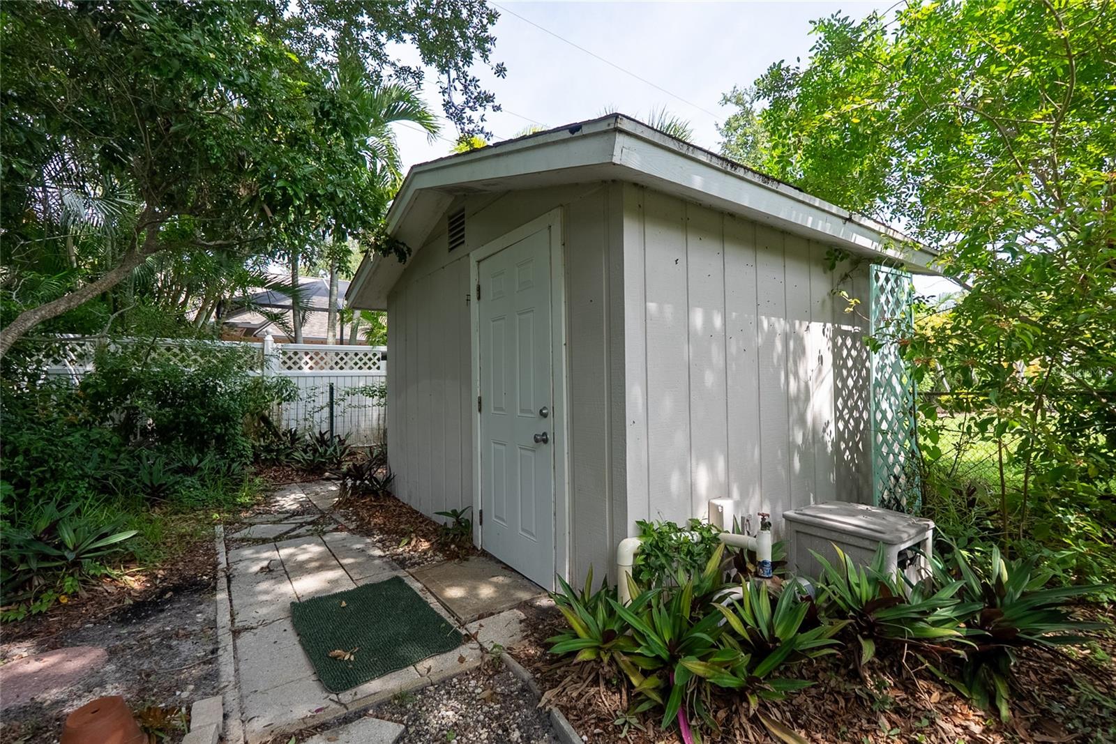 912 Dawn St Property Photo 46