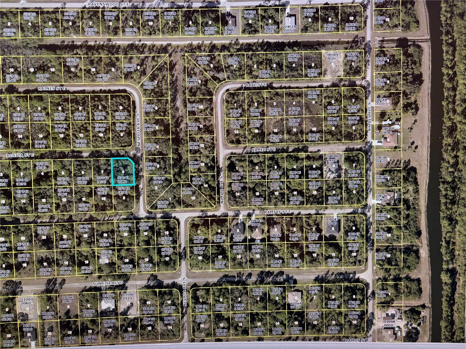 1224 Rosita St E Property Photo 3