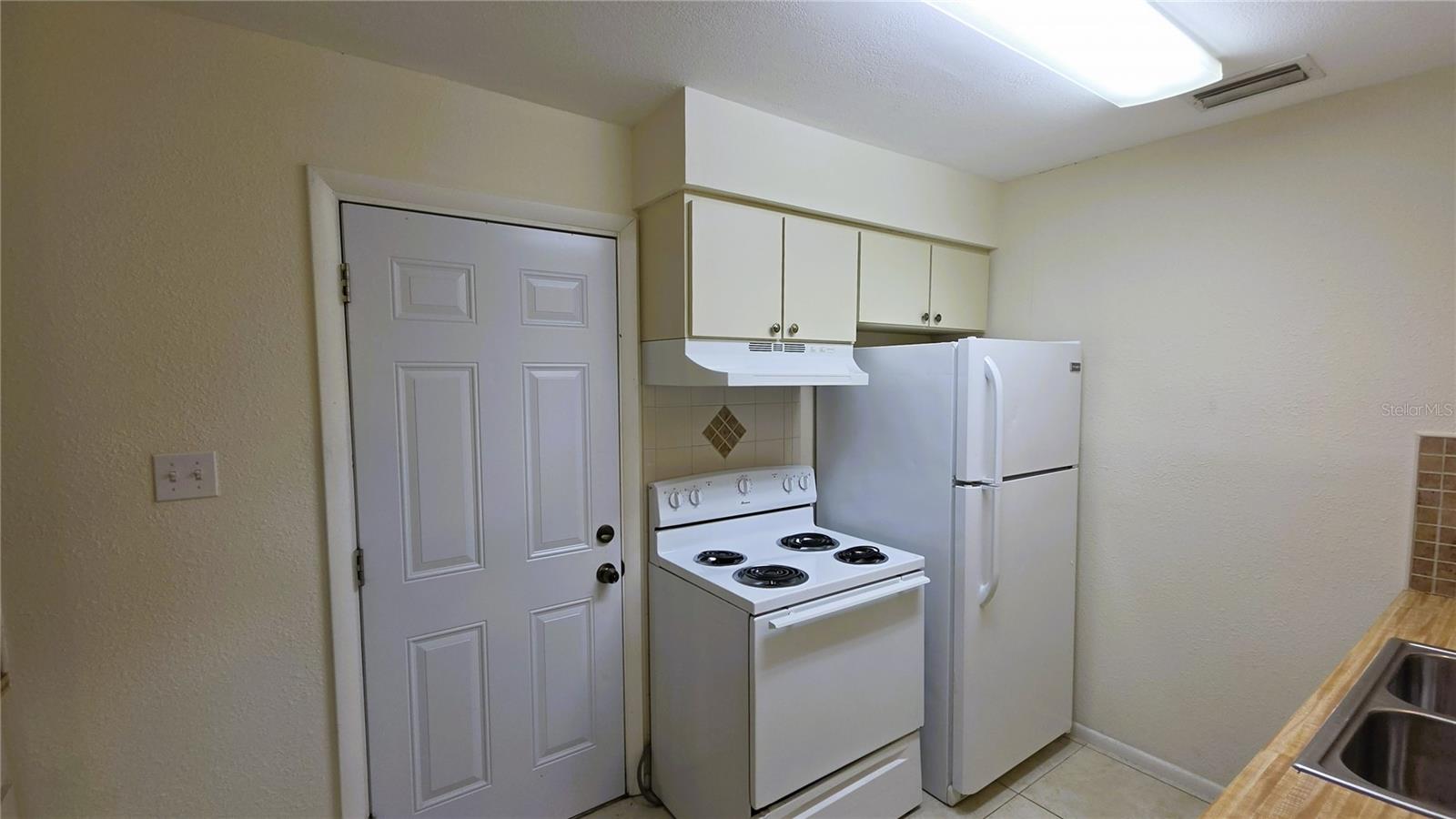 3445 Lucerne Ter Property Photo 6