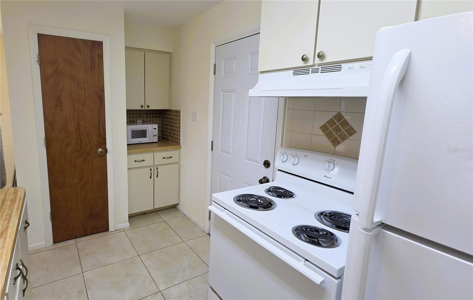 3445 Lucerne Ter Property Photo 7