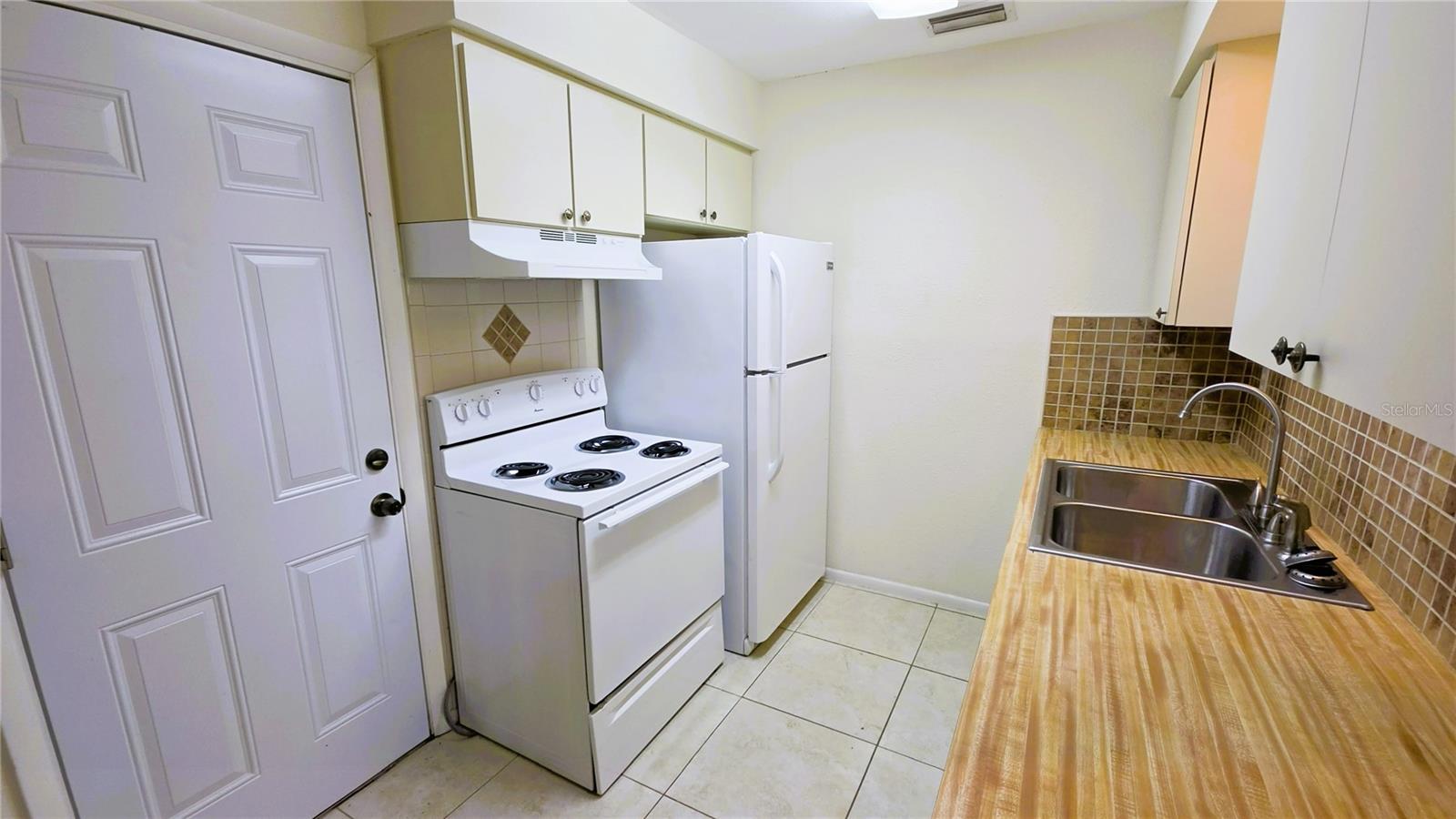3445 Lucerne Ter Property Photo 8