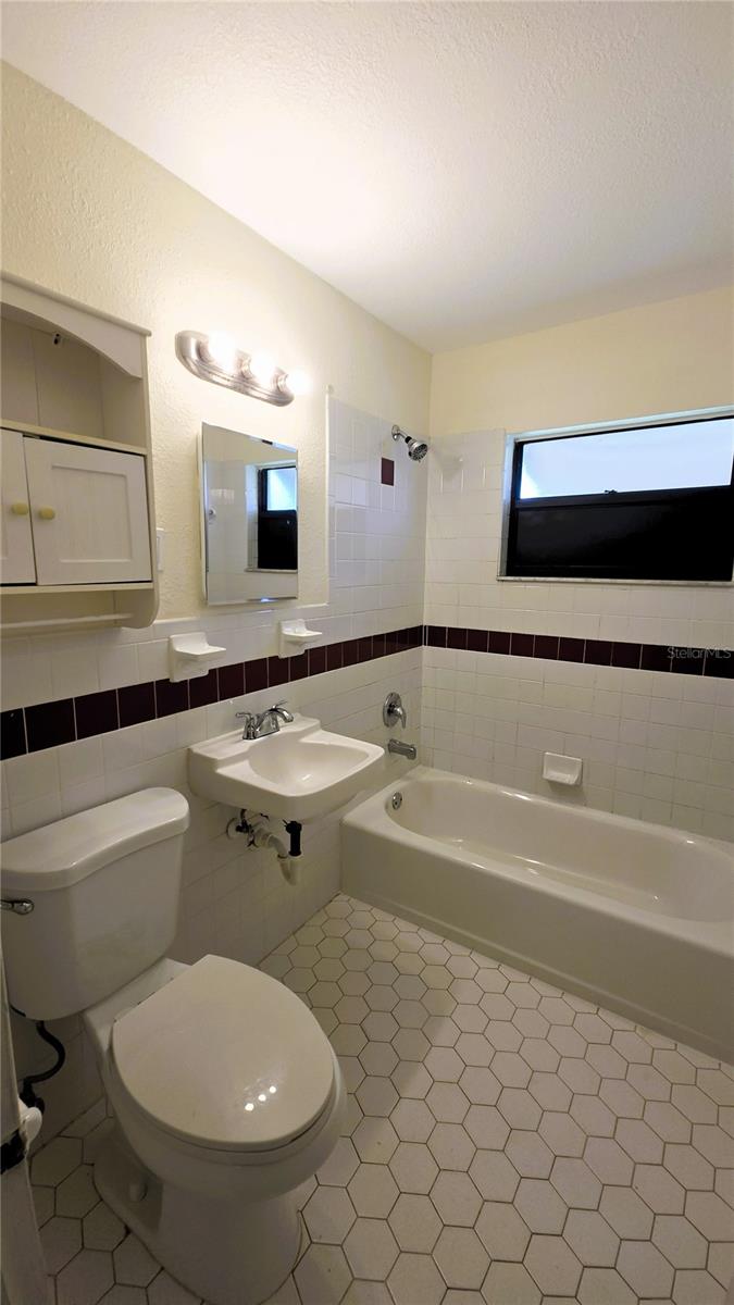 3445 Lucerne Ter Property Photo 13