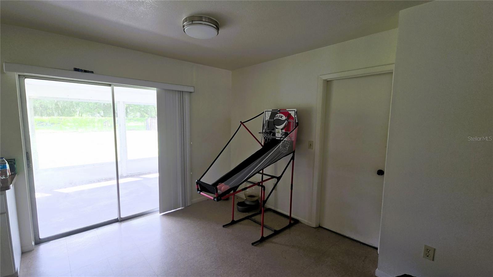 1419 Salyers St Property Photo 7