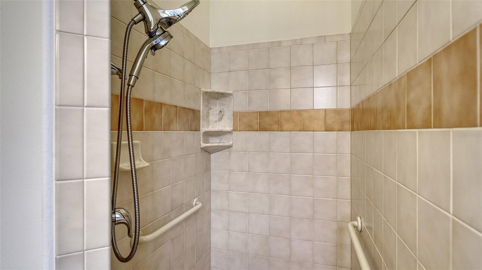 342 Melrose Ct Property Photo 27