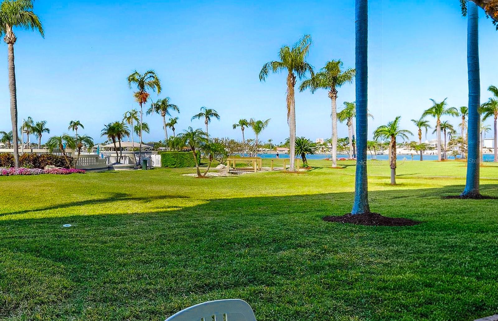 6021 Bahia Del Mar Cir #137 Property Photo 1