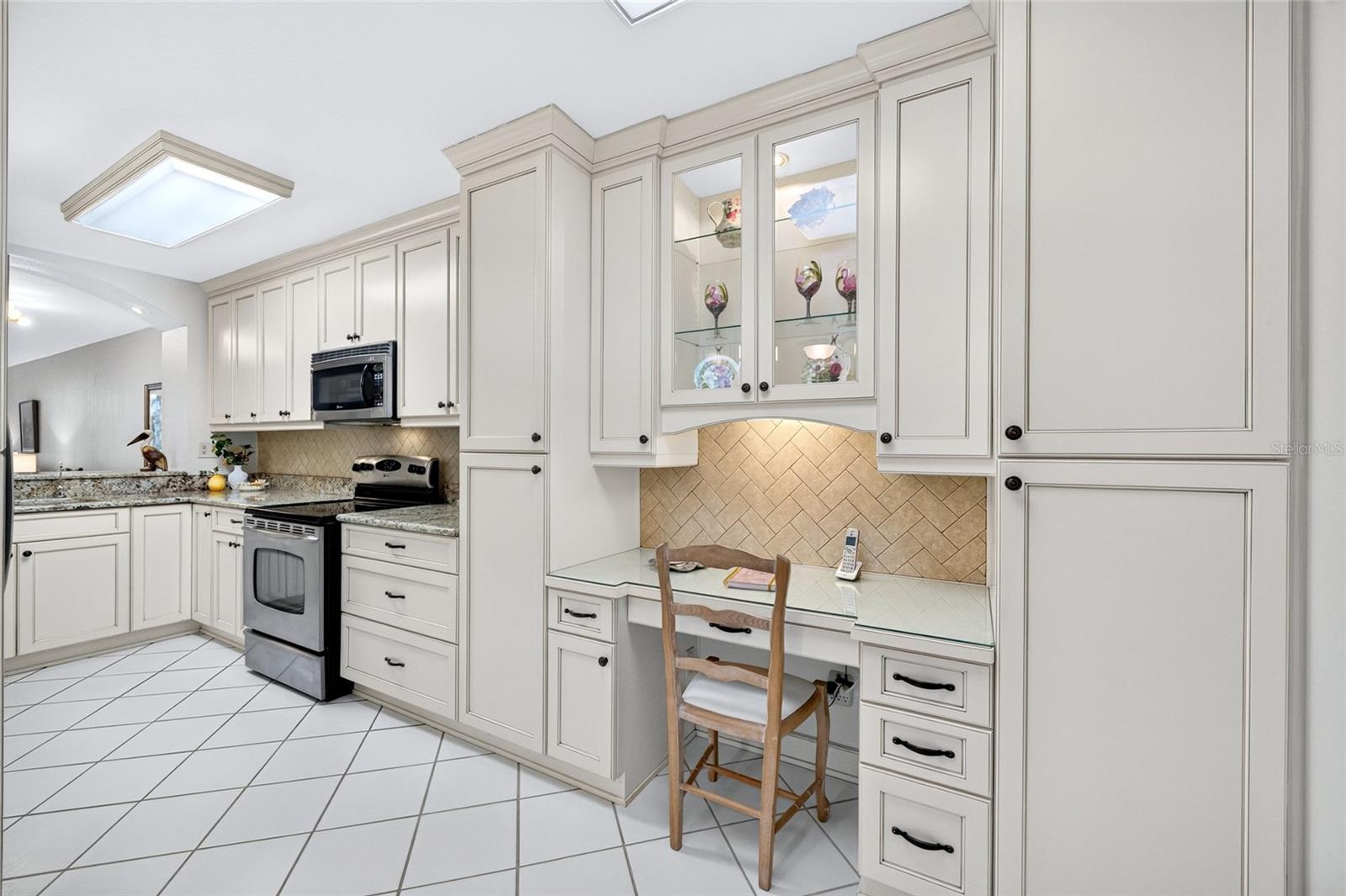 6021 Bahia Del Mar Cir #137 Property Photo 6