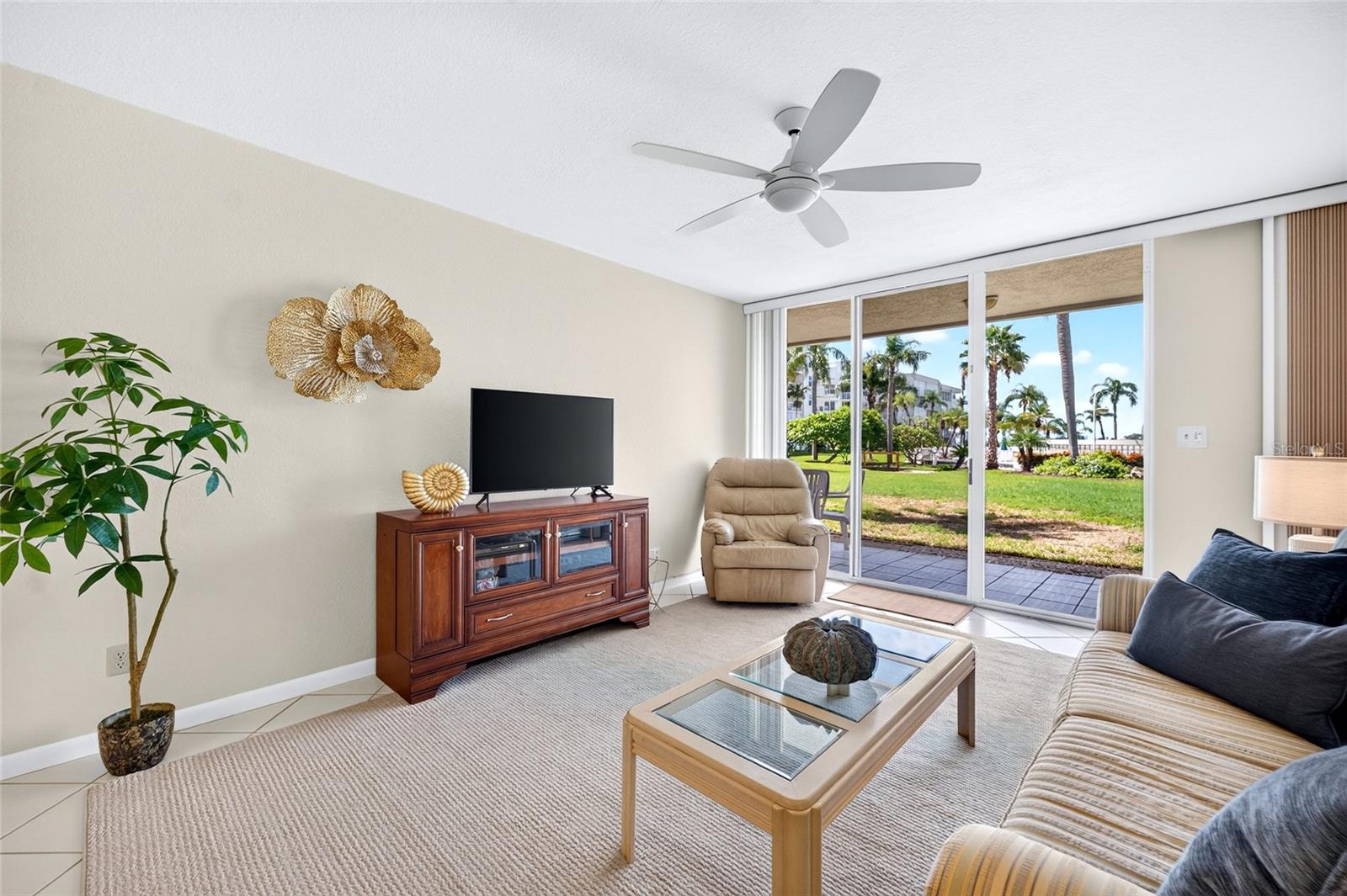6021 Bahia Del Mar Cir #137 Property Photo 11