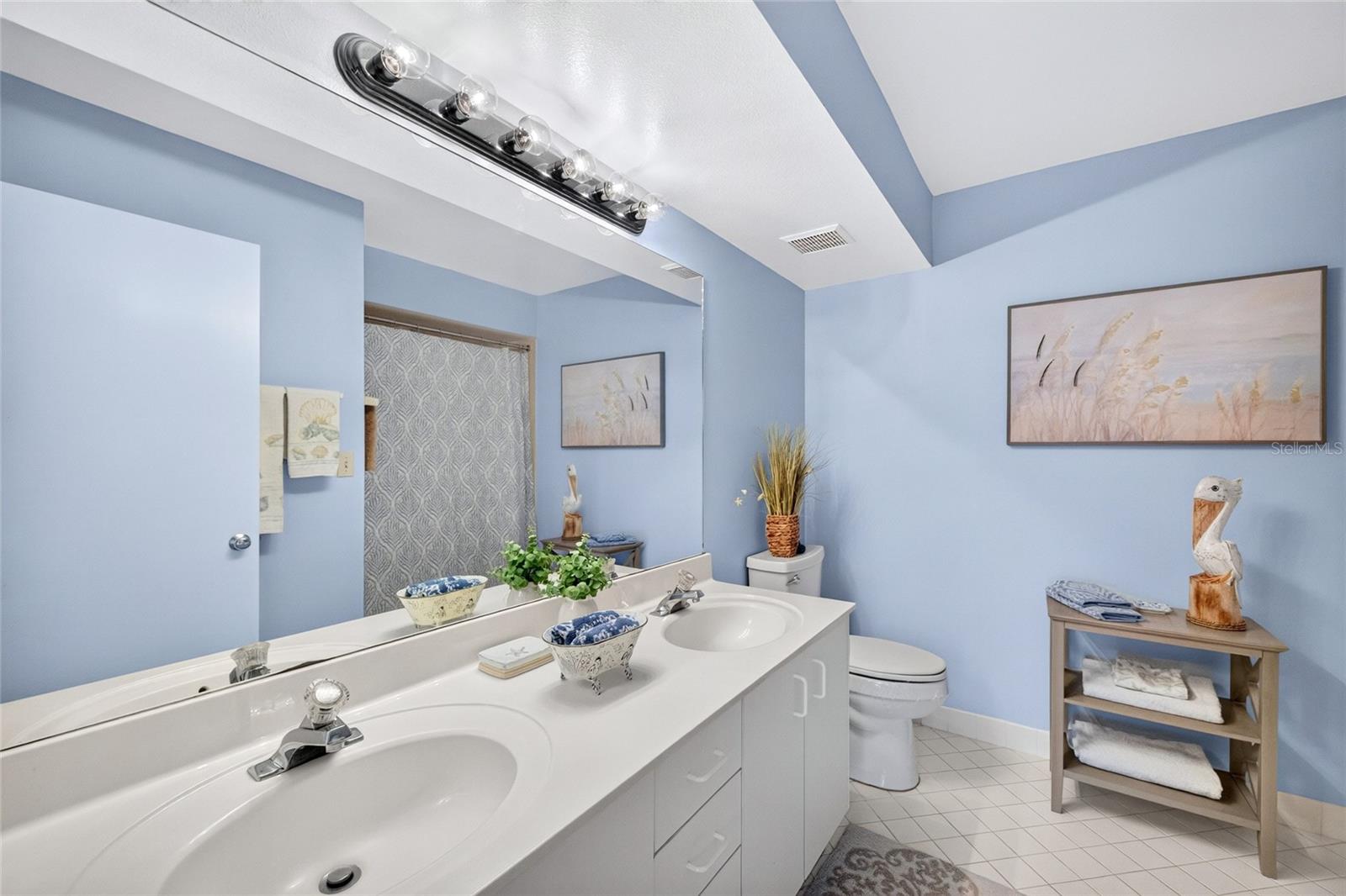 6021 Bahia Del Mar Cir #137 Property Photo 20