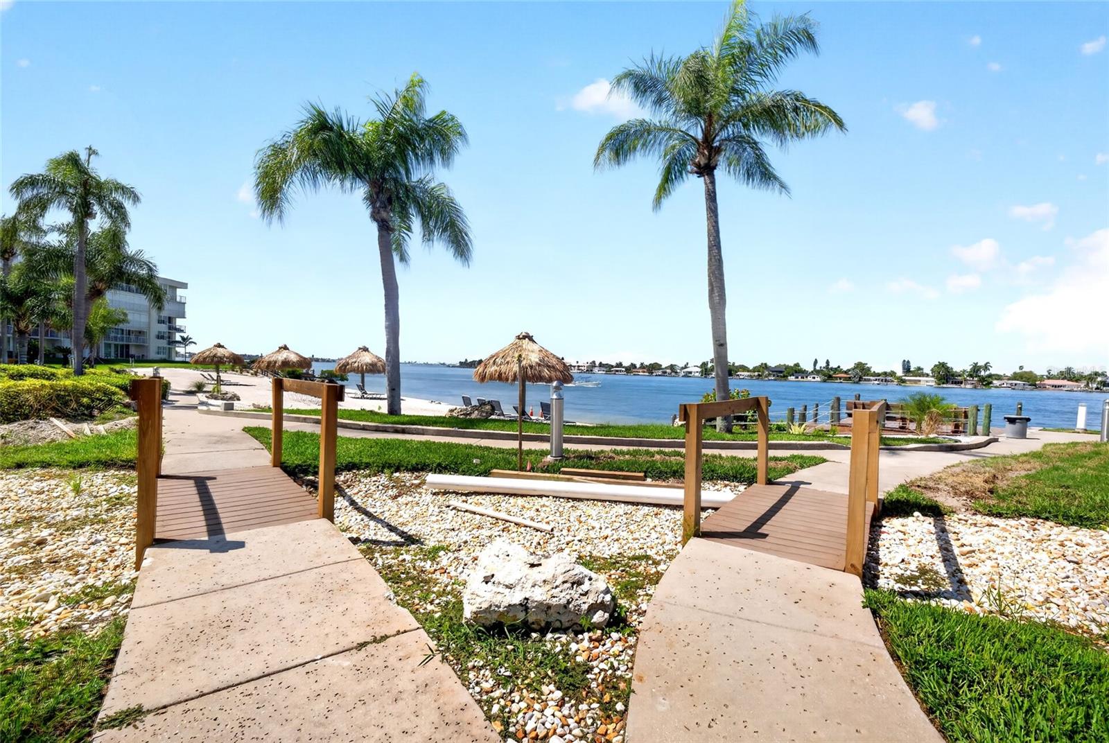 6021 Bahia Del Mar Cir #137 Property Photo 31