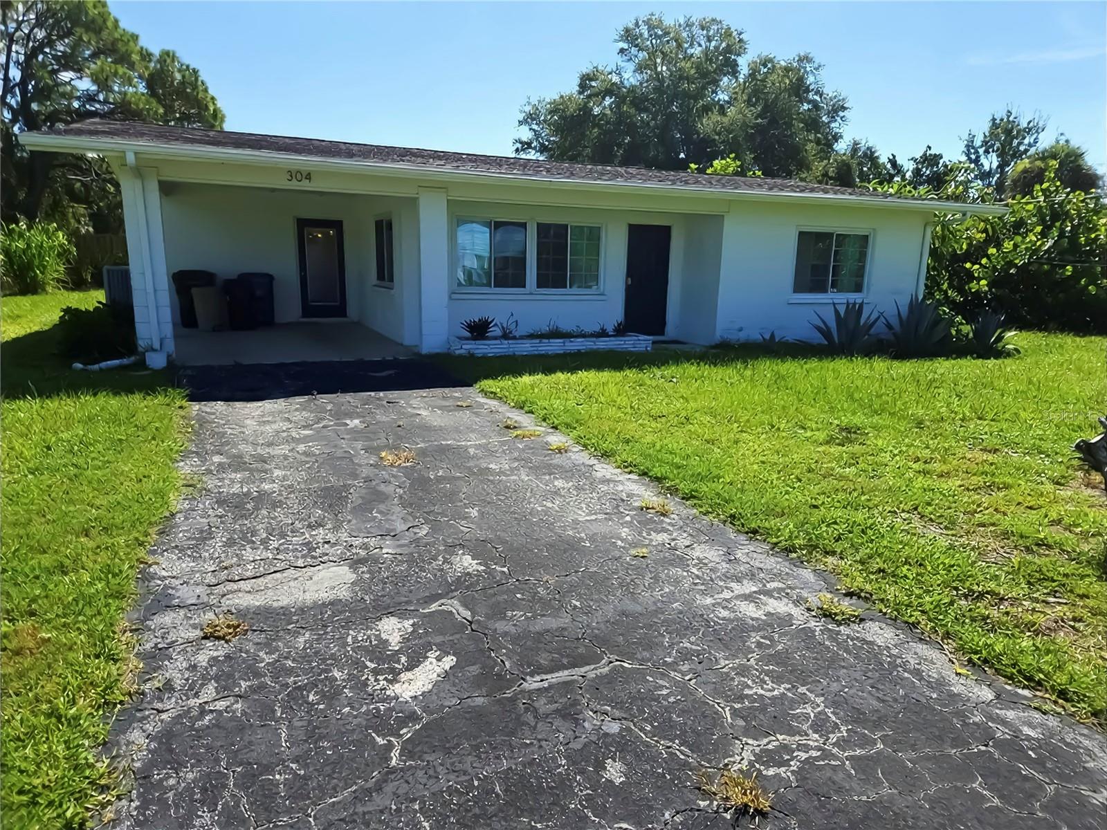 304 Shore Rd Property Photo 1