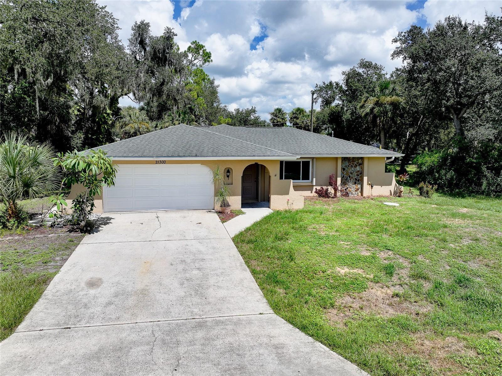 21300 Washburn Ave Property Photo 1