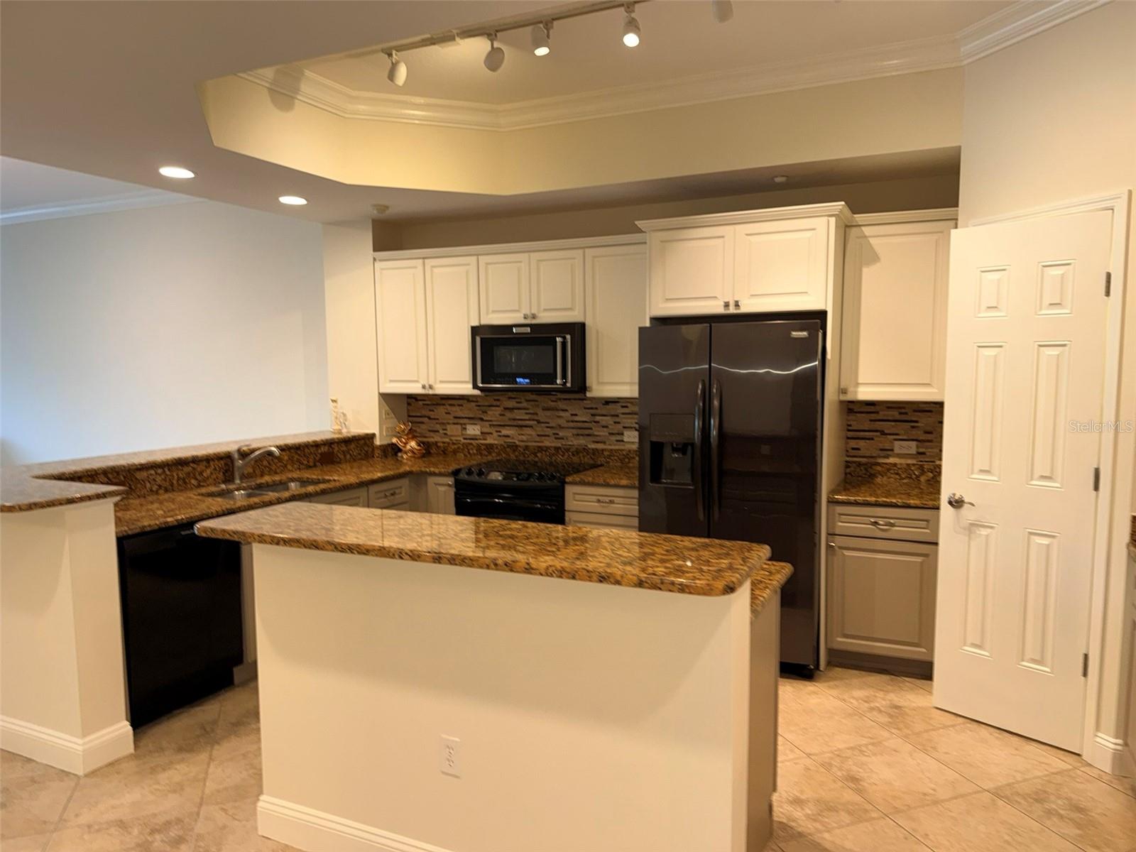 7702 Lake Vista Ct #303 Property Photo 11