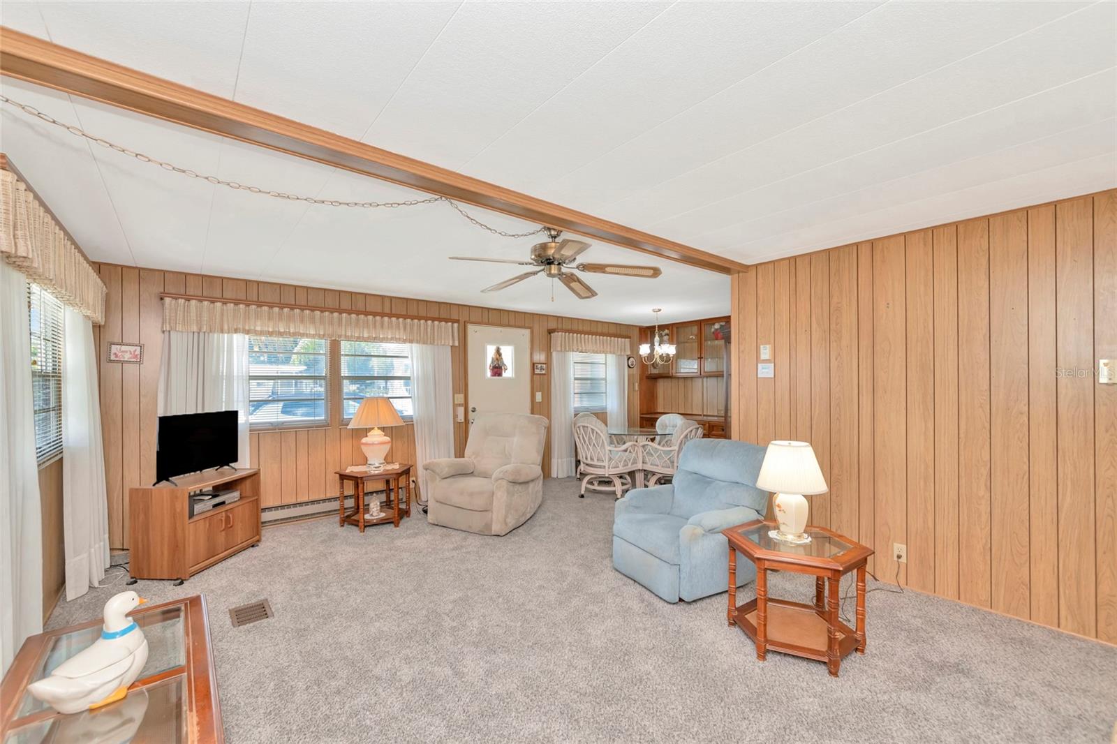 216 Outer Dr E Property Photo 2
