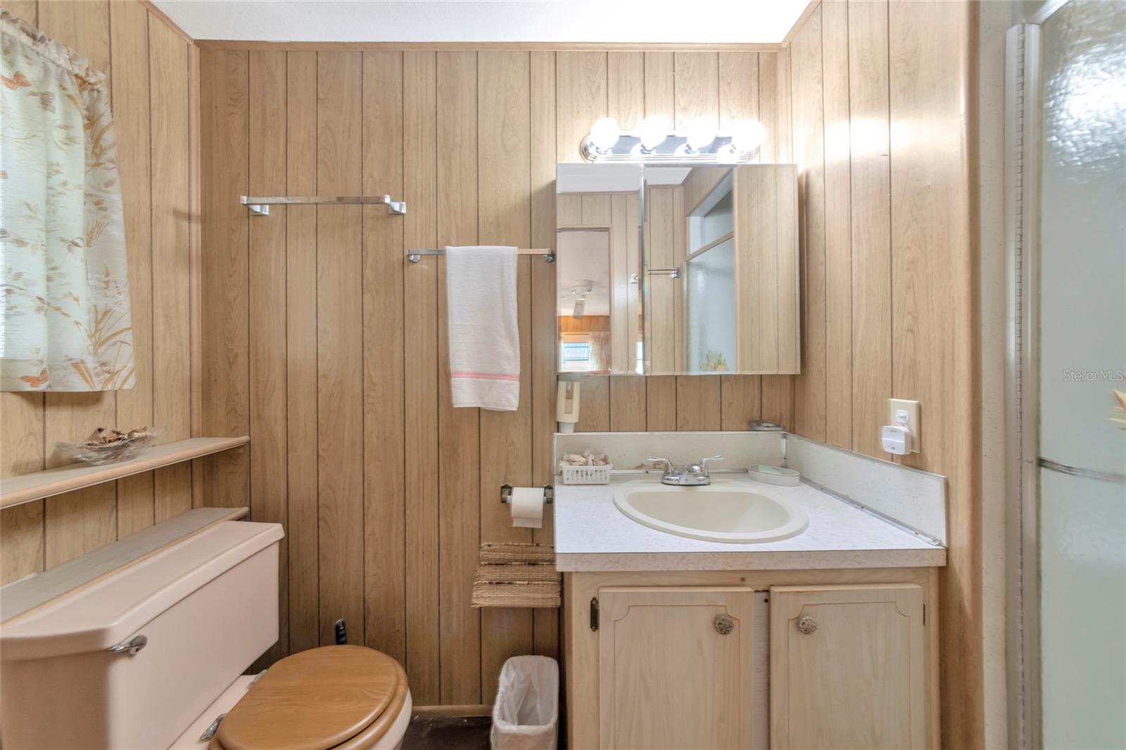 216 Outer Dr E Property Photo 9