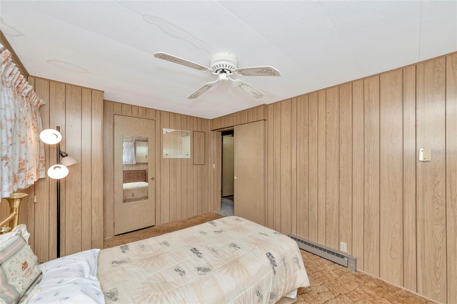 216 Outer Dr E Property Photo 13