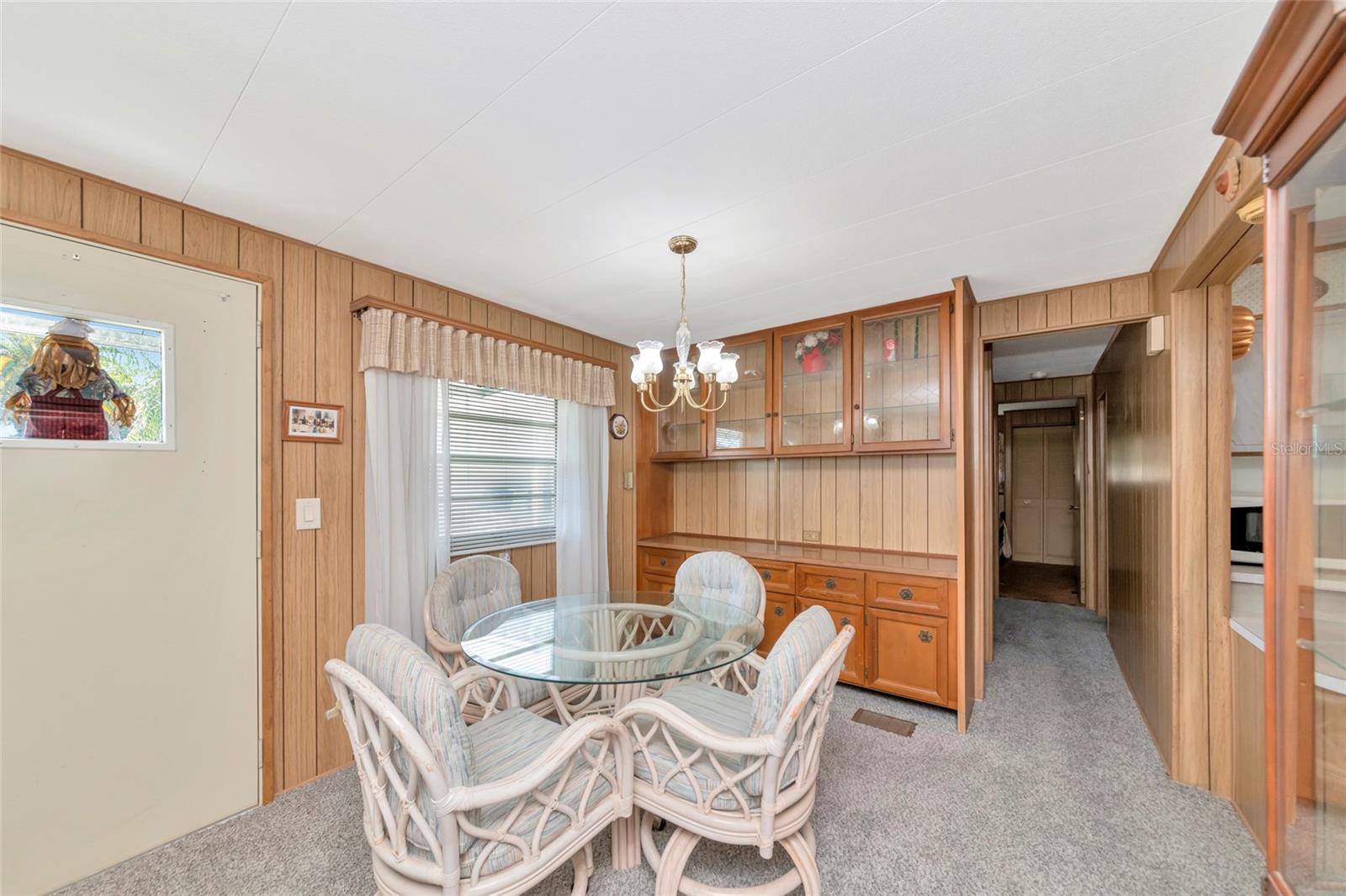 216 Outer Dr E Property Photo 20