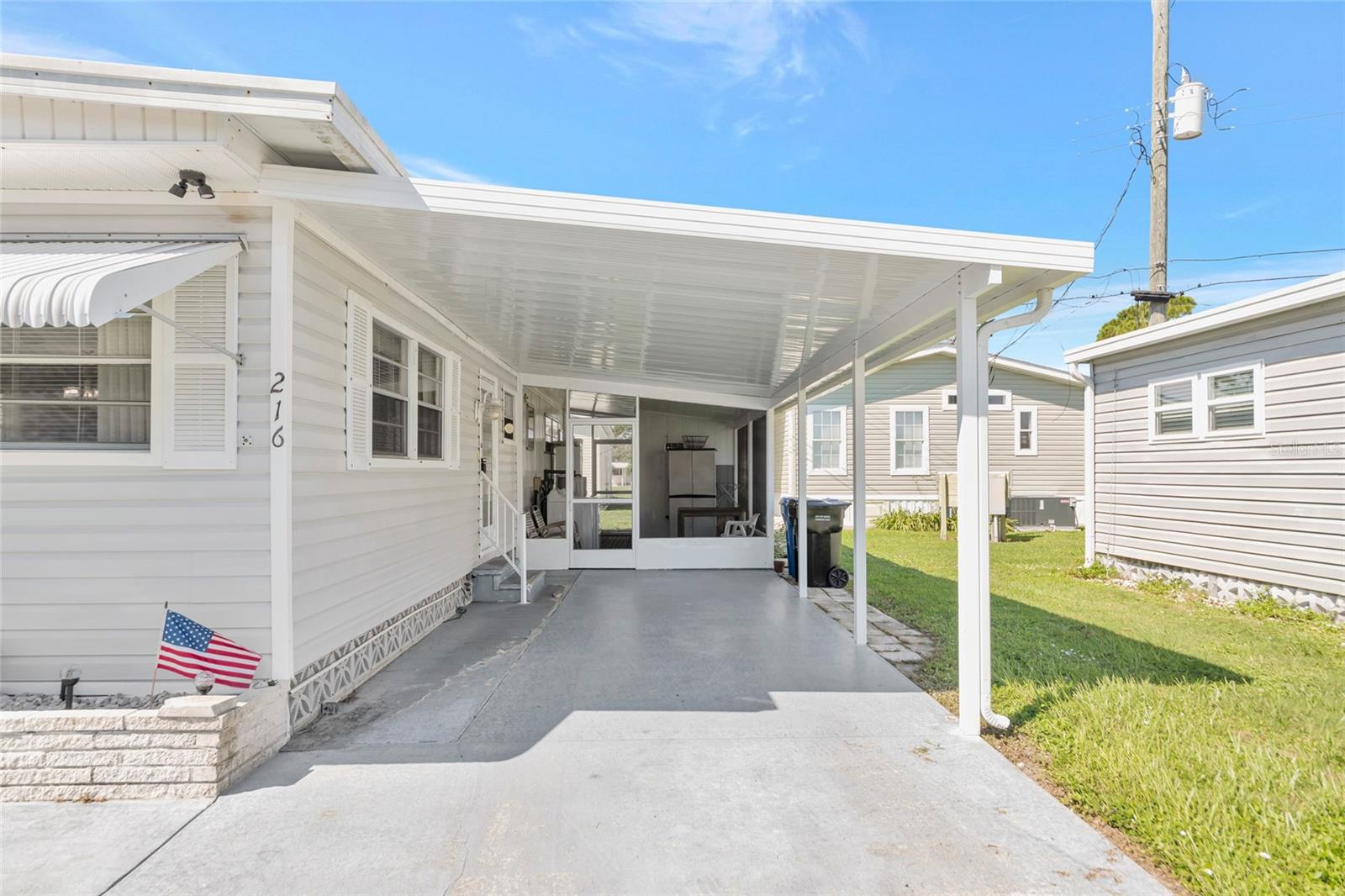 216 Outer Dr E Property Photo 27