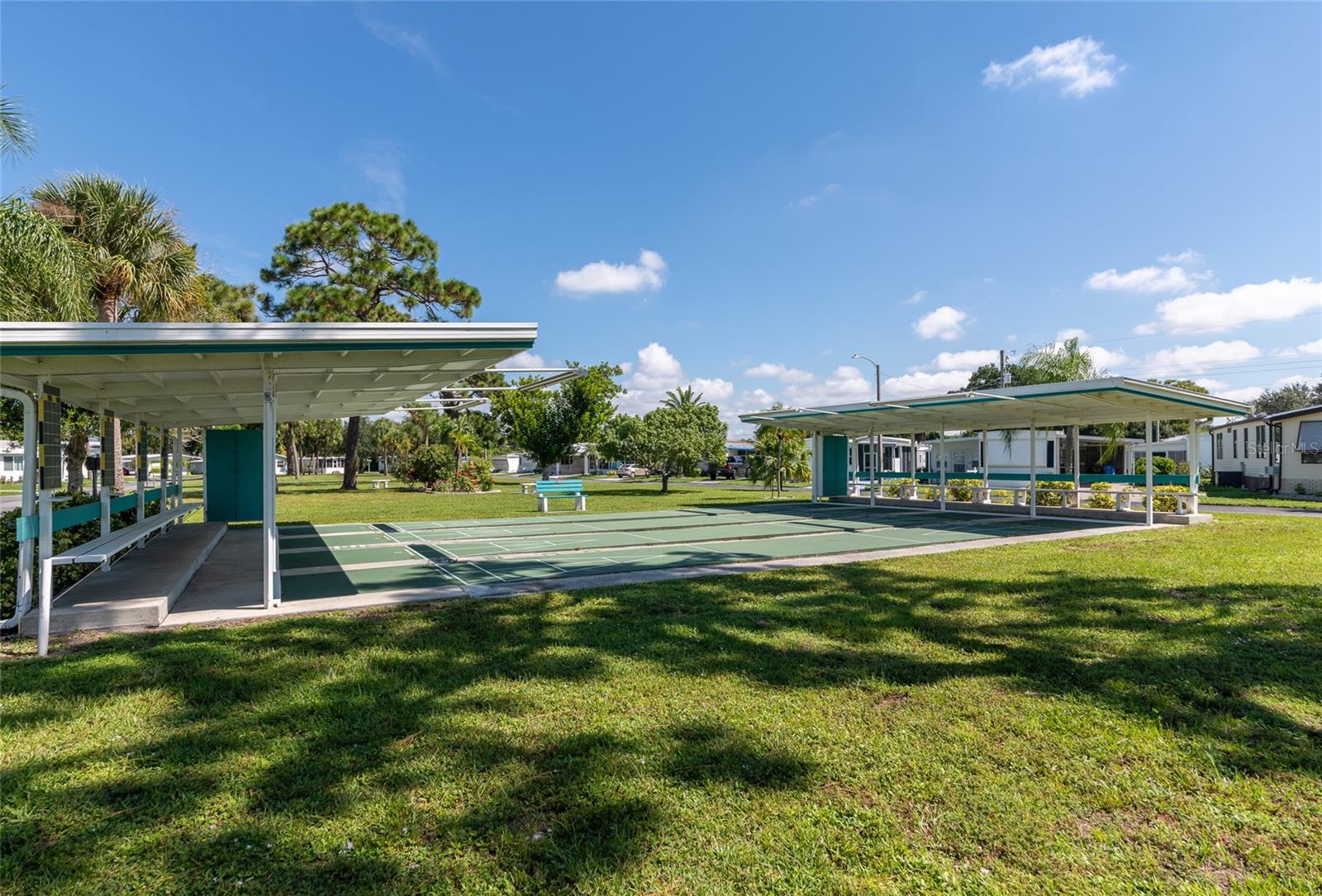 216 Outer Dr E Property Photo 41