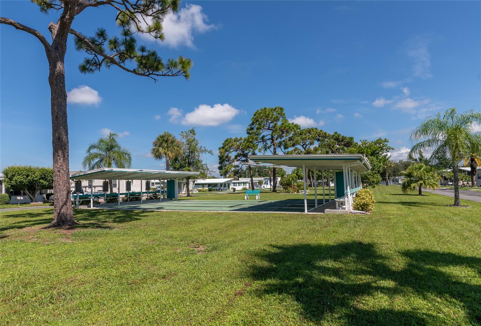 216 Outer Dr E Property Photo 43