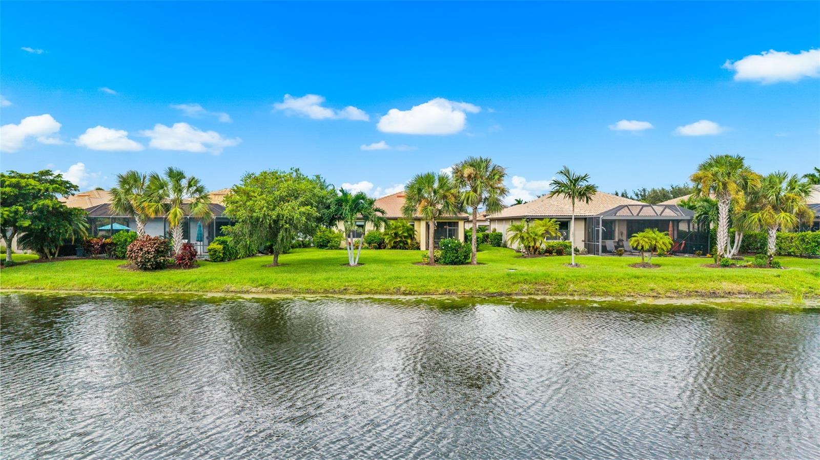13825 Karina St Property Photo 4