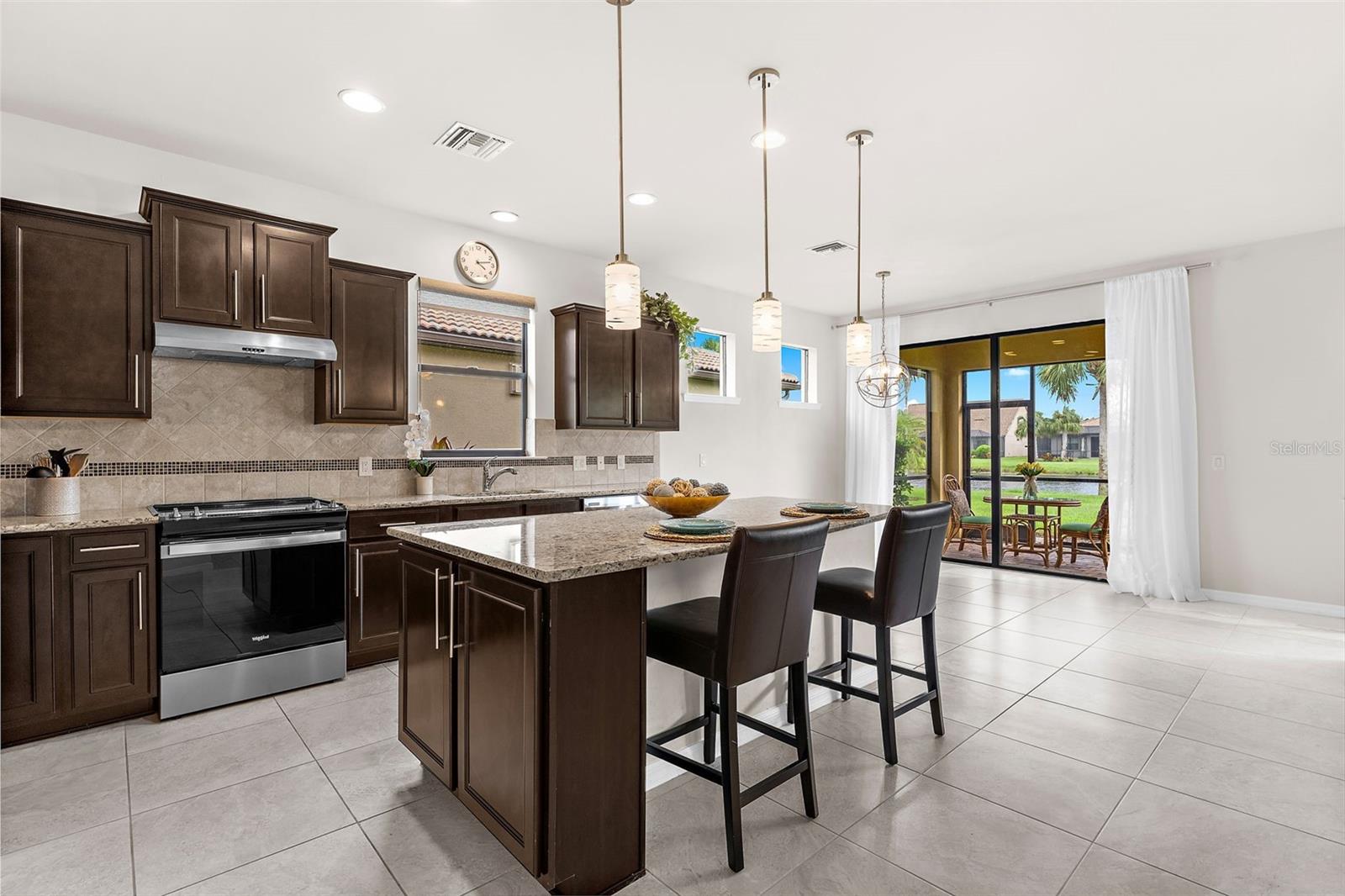 13825 Karina St Property Photo 10