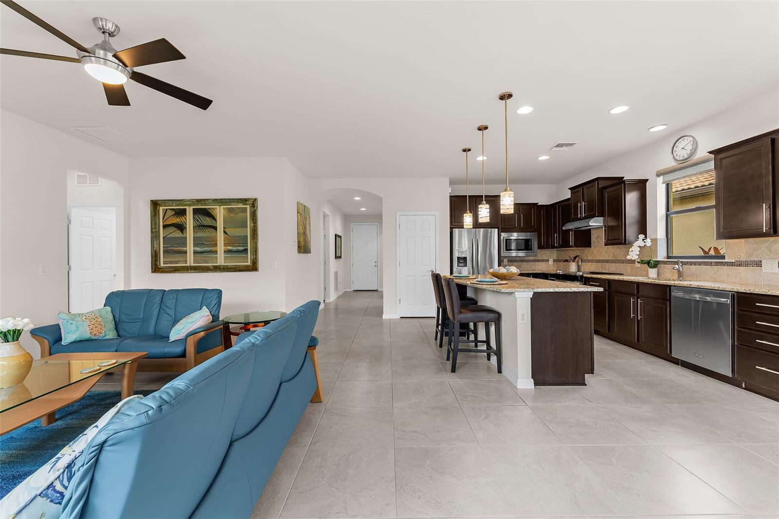 13825 Karina St Property Photo 12