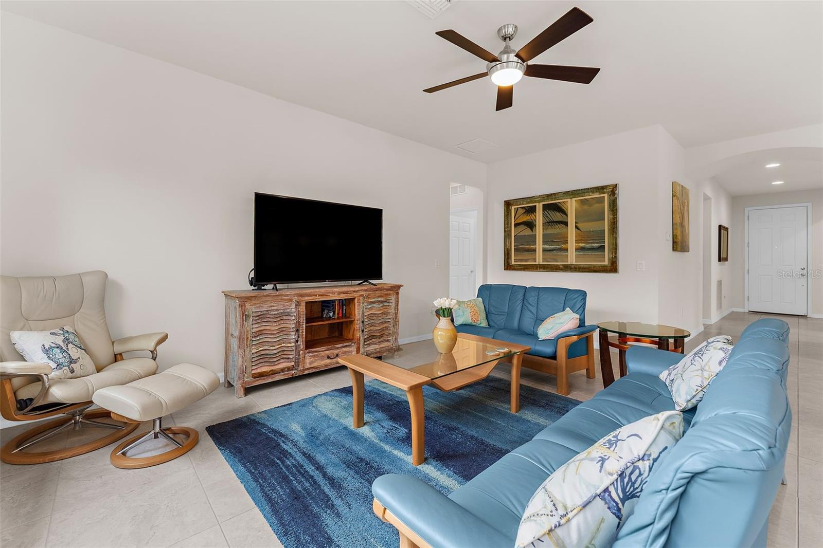 13825 Karina St Property Photo 17
