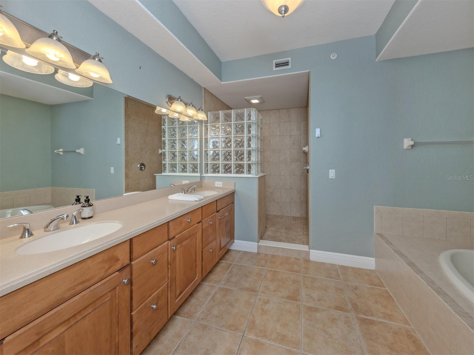 167 Tampa Ave E #813 Property Photo 25
