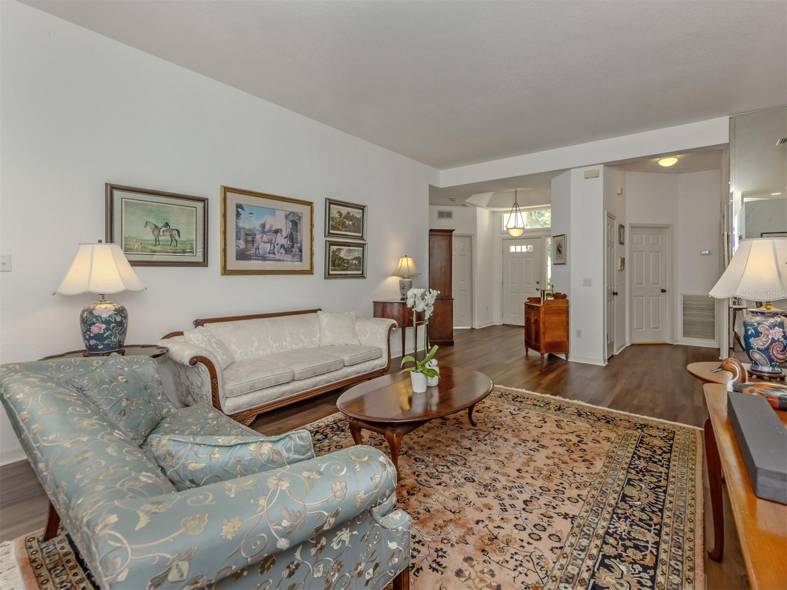 554 Fallbrook Dr Property Photo 8