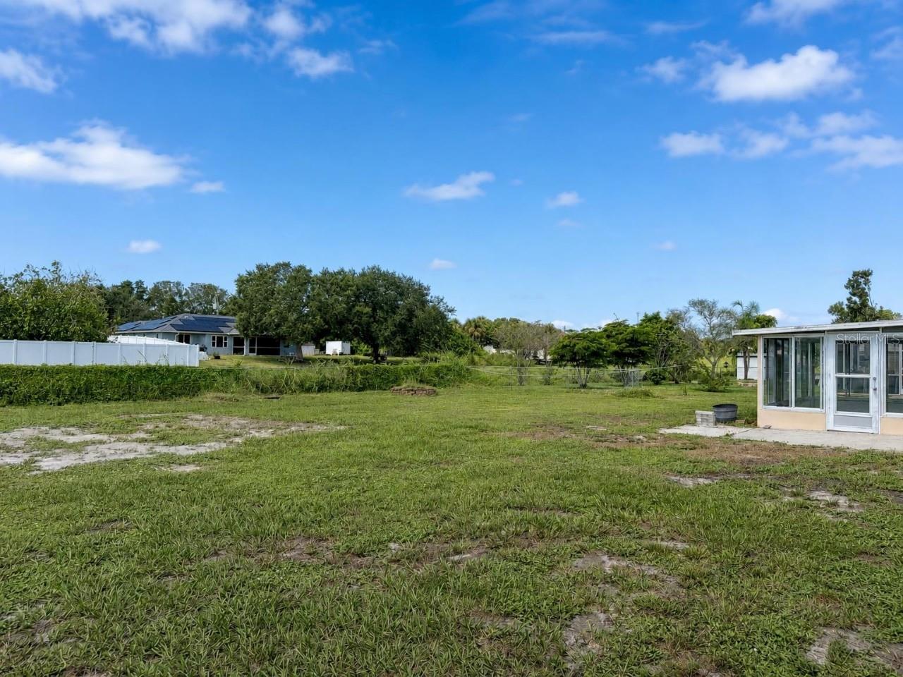 2755 Greendale Rd Property Photo 4
