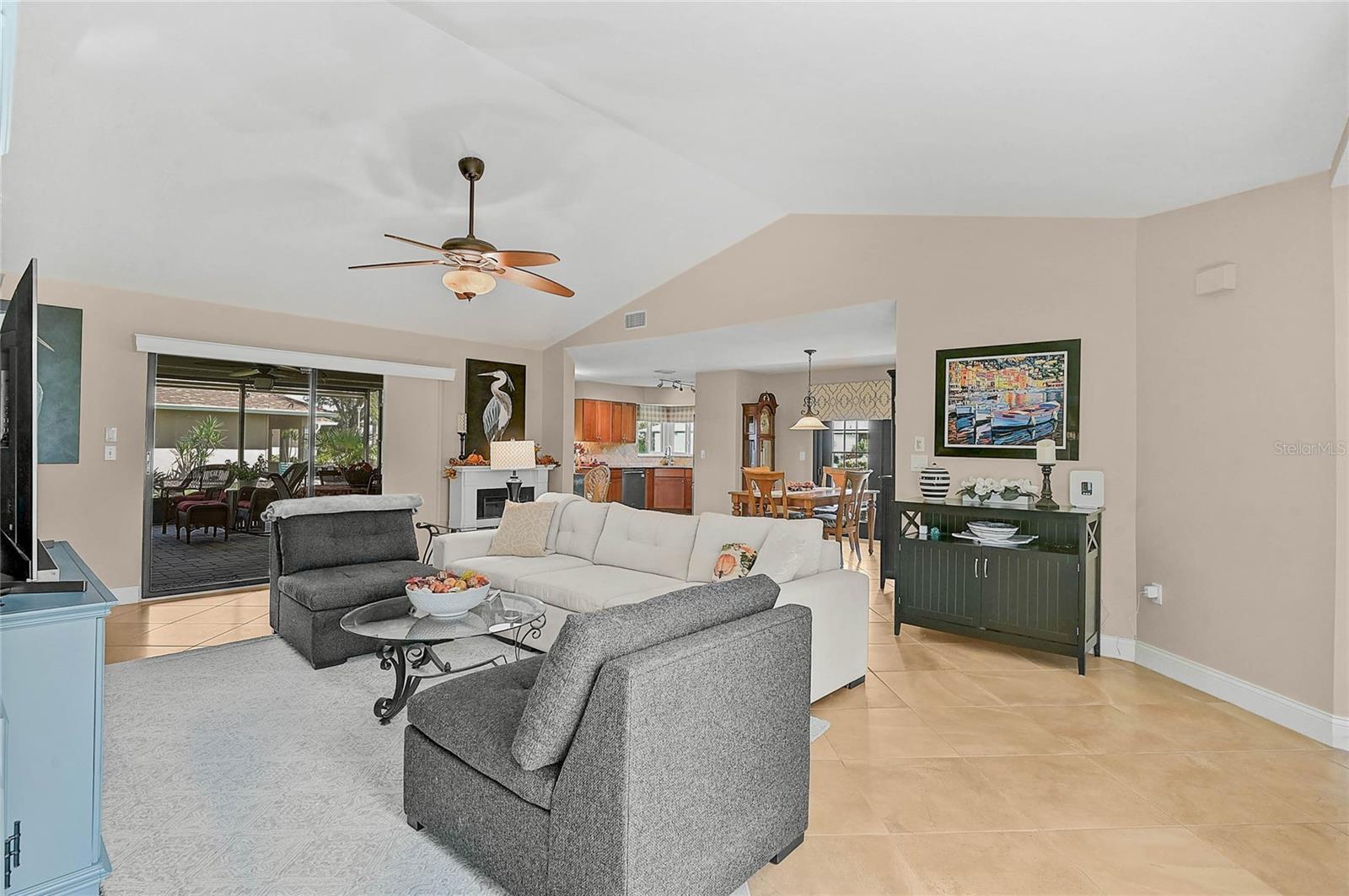3216 Meadow Run Dr Property Photo 4