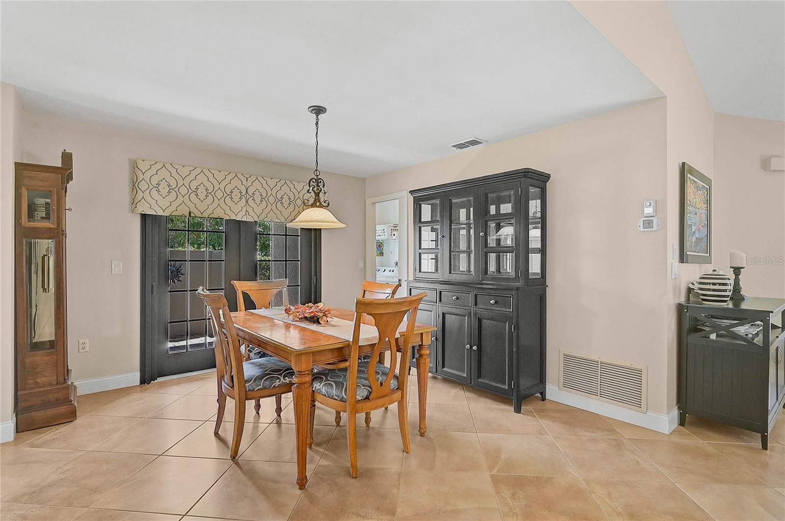 3216 Meadow Run Dr Property Photo 6