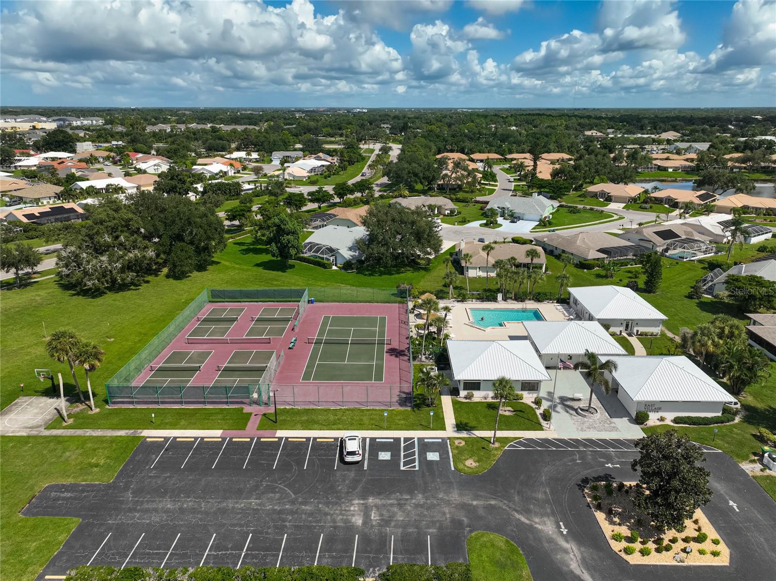 3216 Meadow Run Dr Property Photo 40