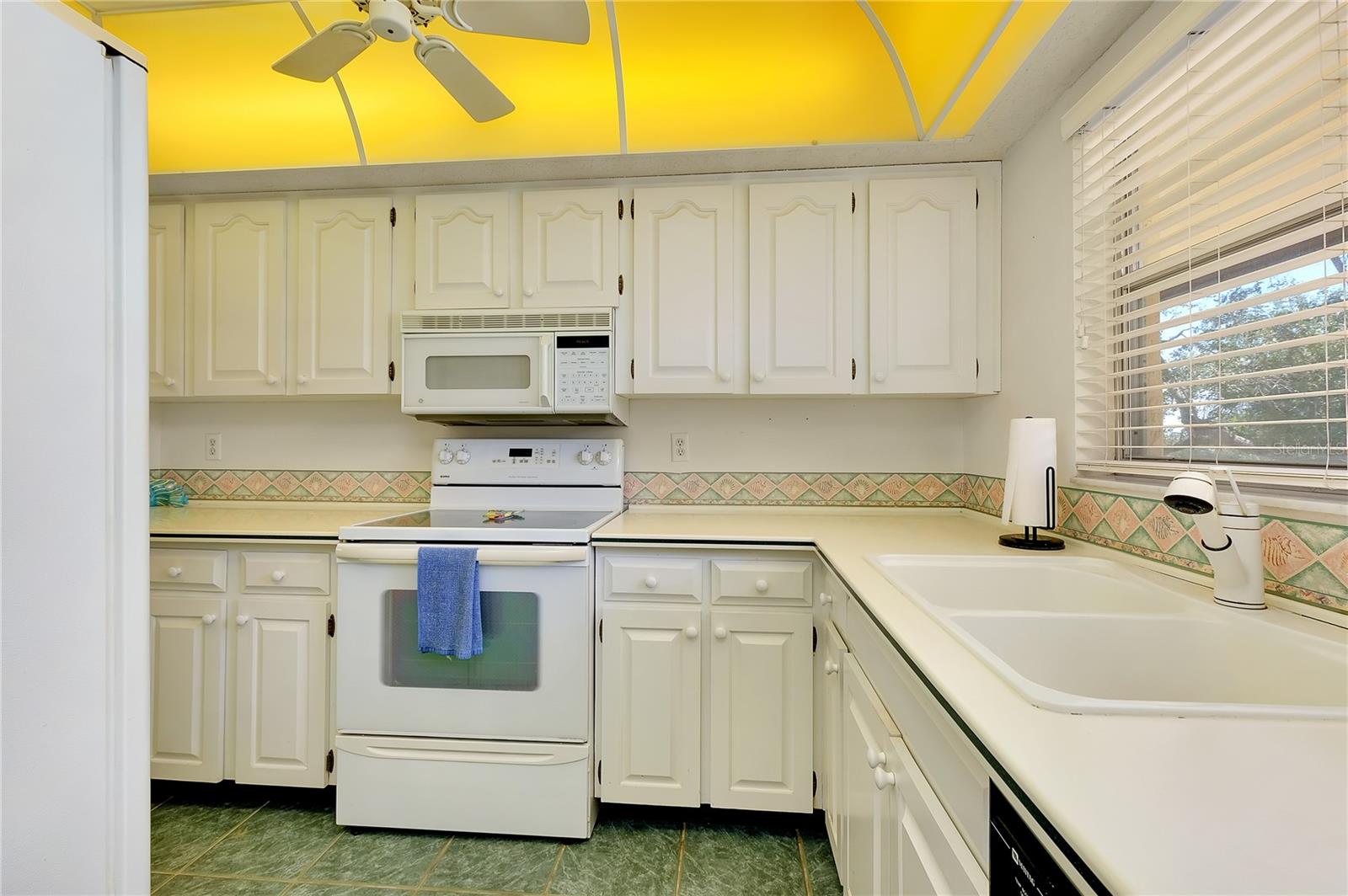 2280 Stickney Point Rd #432 Property Photo 3