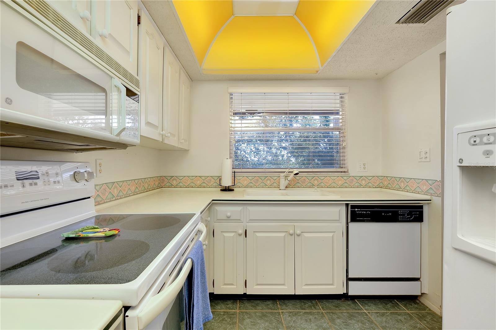 2280 Stickney Point Rd #432 Property Photo 5