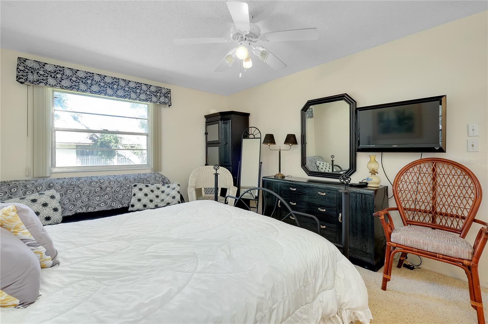 2280 Stickney Point Rd #432 Property Photo 14