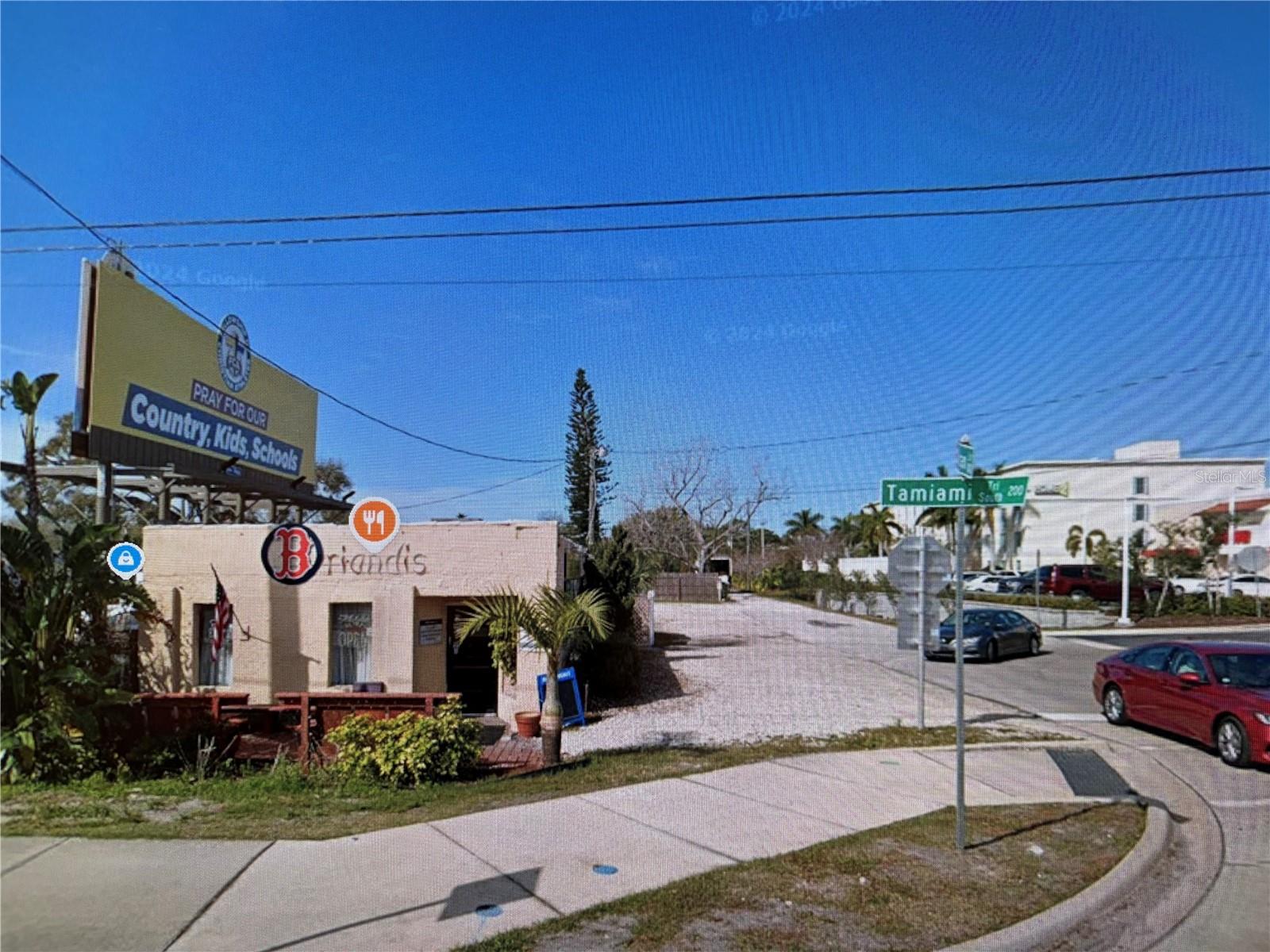 202 TAMIAMI TRL S Property Photo 1